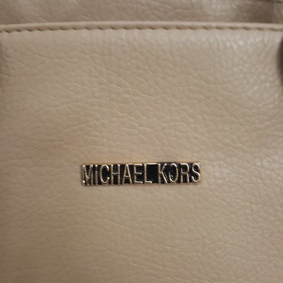 Women's MICHAEL KORS Large Luggage  Beige Leather Satchel Bag Tote Handbag - Picture 8 of 16